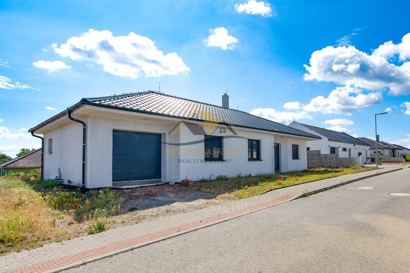Novostavba bungalovu 4+kk s garáží