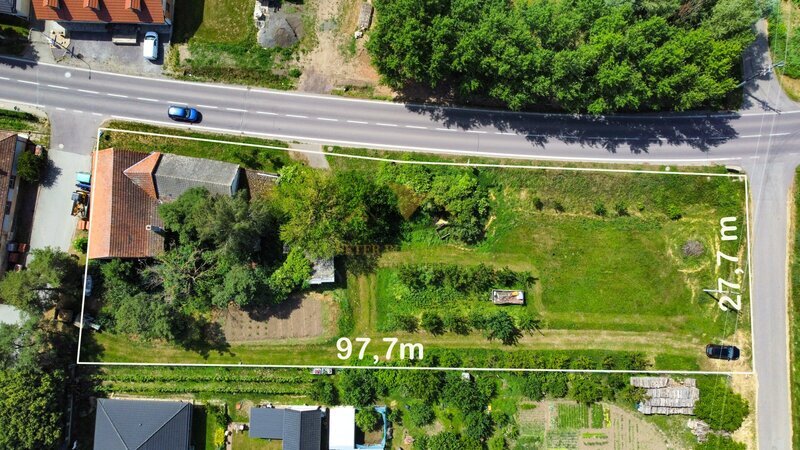 Exkluzivní pozemek 2 783 m² s domem a developerským potenciálem na okraji Hrabětic