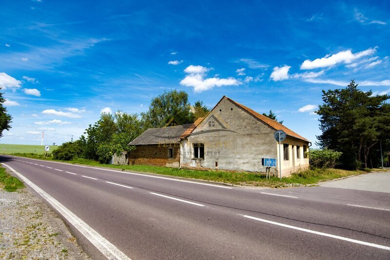 Exkluzivní pozemek 2 783 m² s domem a developerským potenciálem na okraji Hrabětic